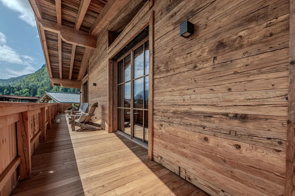 Chalet-Raum mit Ruhebereich